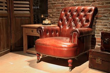 Westport cowhide chair